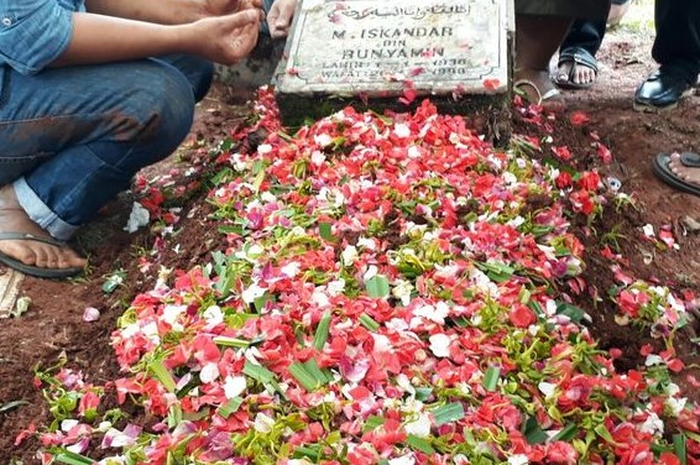 Makam Laila Sari