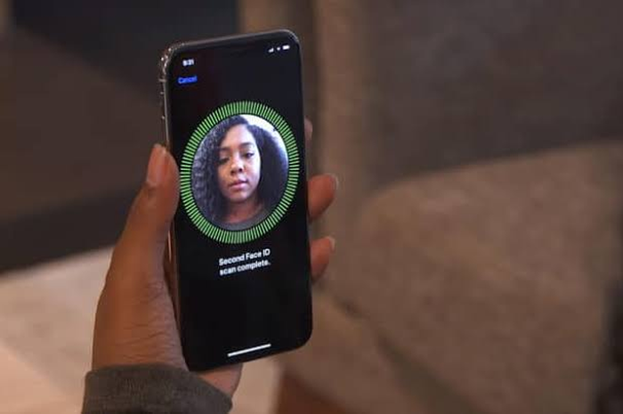 Ilustrasi penggunaan face recognition.