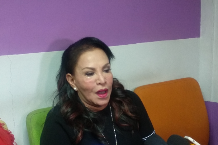 Lepas Silikon Setelah 23 Tahun, Wajah Dan Hunian Artis 63 Tahun Ini Jadi Sorotan Warganet, Kamarnya Sempit Banget!