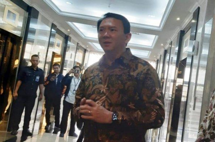 Baru Seumur Jagung Jadi Komut Pertamina, Ahok Langsung Dituntut Ganti Rugi oleh Nelayan Karawang