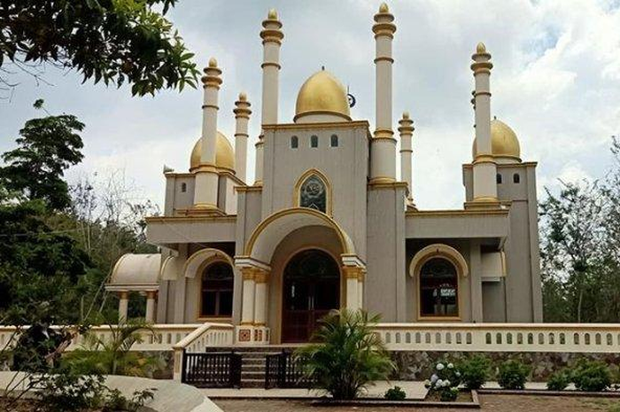 Masjid di tengah hutan di Kabupaten Gowa