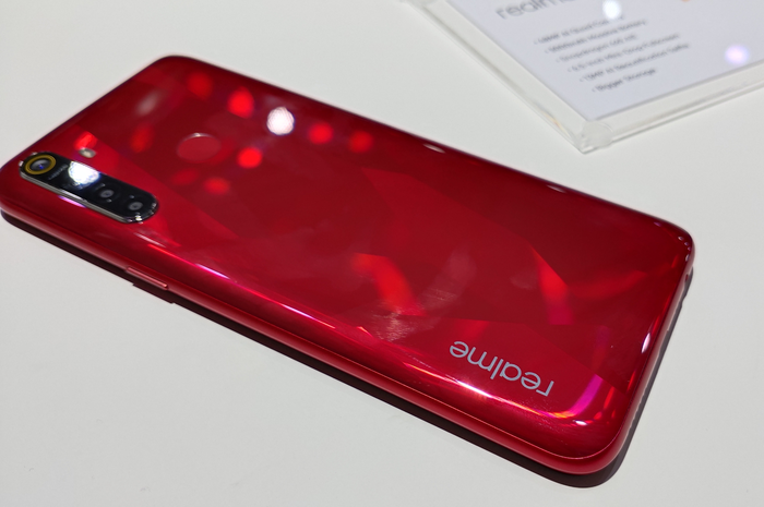 Desain bodi belakang Realme 5s
