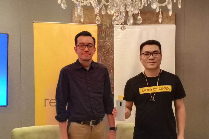 Risky Febrian, Market Analyst IDC Indonesia (kiri) dan Palson Yi, Senior Brand Manager Realme Indonesia (kanan).