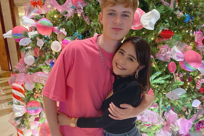 HRVY dan Prilly Latuconsina 