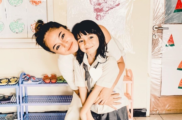 Putri Kecilnya Kini Tumbuh Jadi Gadis Remaja, Begini Centilnya Sienna Ameerah Kasyafani Saat Tirukan Pose Nakal Marshanda, Netizen: Gemes Banget, Kembar!