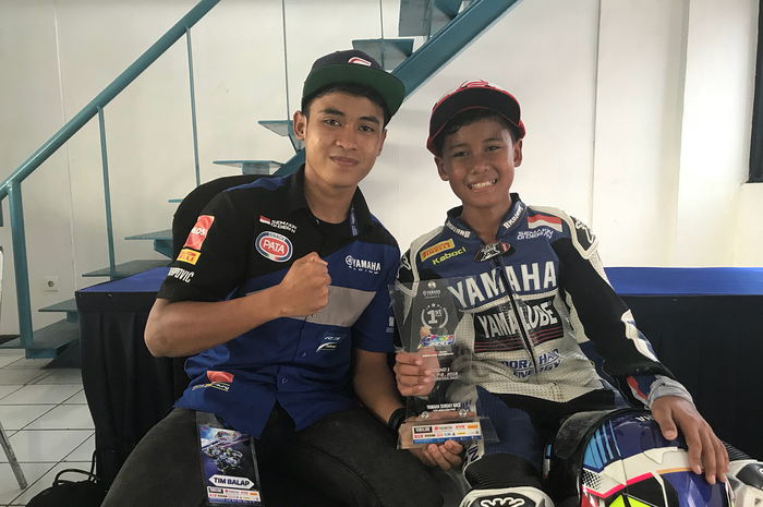 Galang Hendra (kiri) dan Aldi Satya Mahendra termasuk adik-kakak paling berprestasi di Indonesia