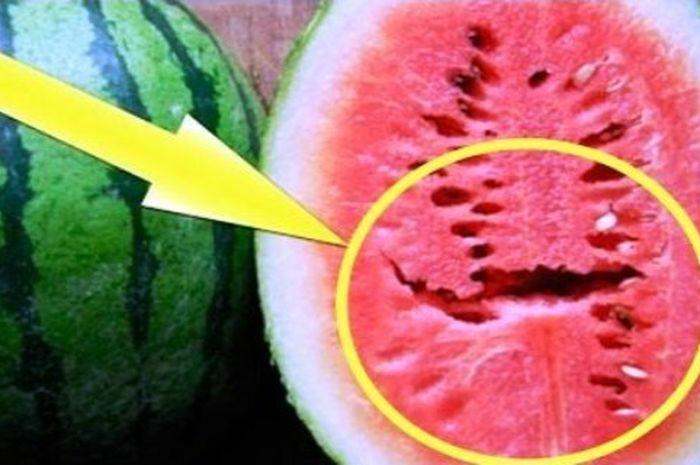 Saat membukanya dan melihat lubang besar di dalamnya, Anda harus segera membuangnya. Mengapa? ternyata ada masalah besar!