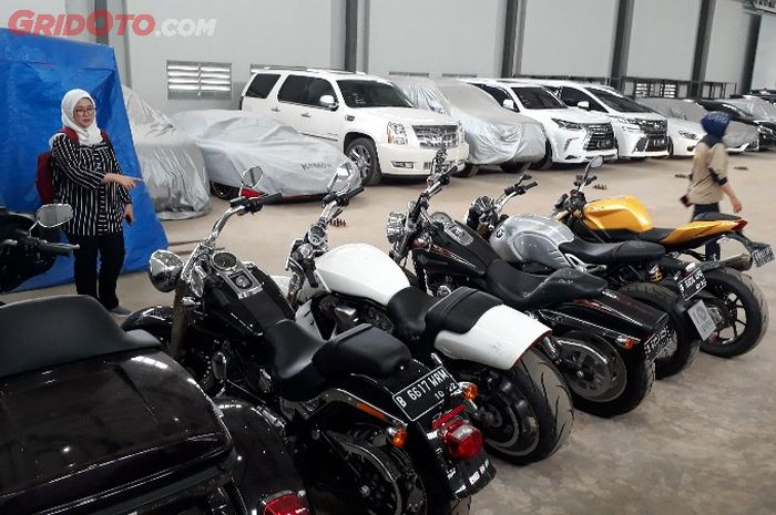 Motor-motor yang disita KPK dari kasus korupsi bupati non aktif Hulu Sungai Tengah, Kalimantan Selatan, Abdul Latief.