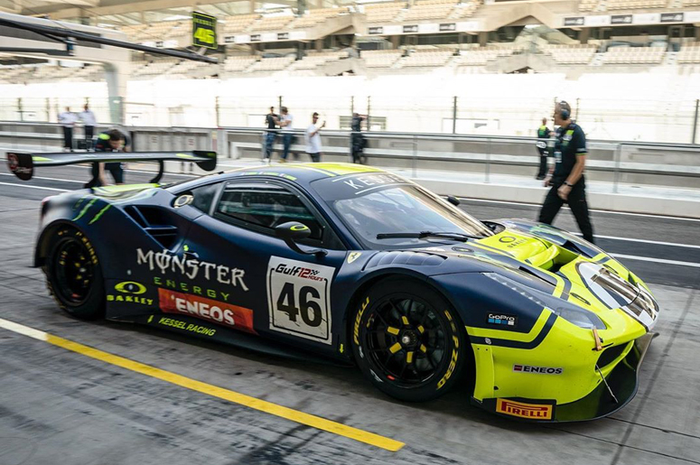 Jelang MotoGP 2021, pembalap tim Petronas Yamaha SRT, Valentino Rossi malah balap pakai Ferrari 488 GT3.