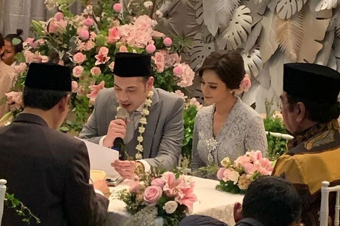 Pernikahan Cut Tari dan Richard Kevin.