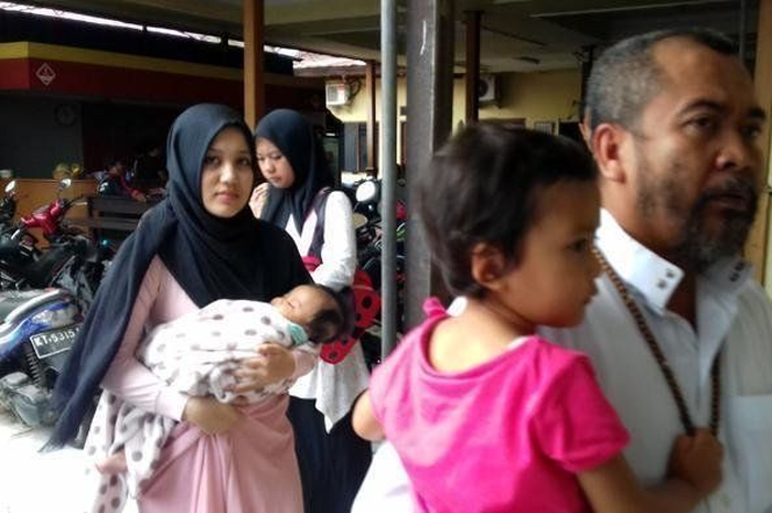 Penampilan Lutfiana semakin dewasa dan aura keibuannya semakin terpancar 