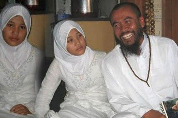 Syekh Puji dan Lutfiana Ulfa 