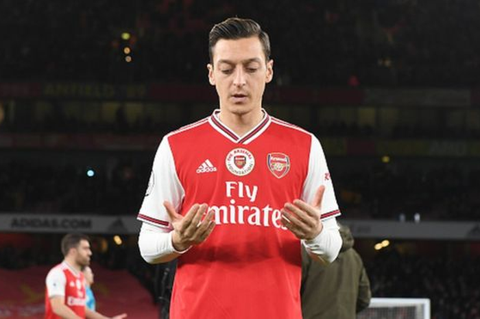 Mesut Ozil.