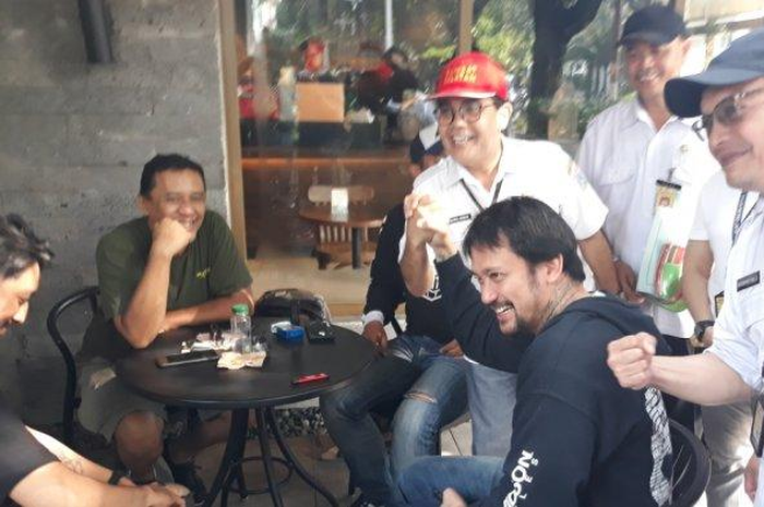 Tora Sudiro terciduk petugas pajak, apa nunggak pajak juga?