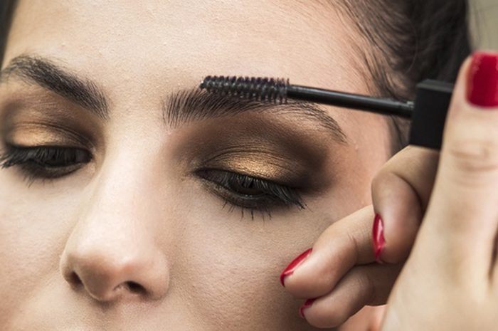 8 Kesalahan yang Sering Dilakukan saat Menggambar Alis, Perhatikan Agar Hasilnya Cetar Natural!