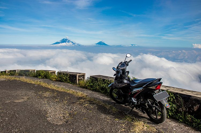 Destinasi baru puncak gunung Telomoyo, Jawa Tengah.