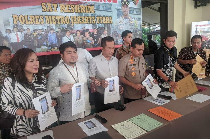 Penangkapan dua WN Tiongkok yang merupakan bos dari fintech ilegal di Pluit