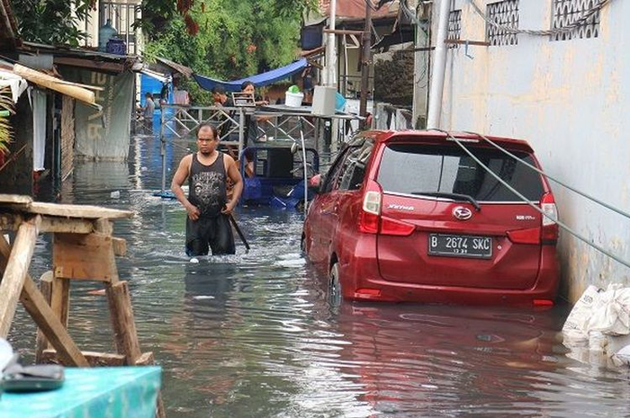 Tahukah Anda bahwa tanah Jakarta turun 4 meter dalam 40 tahun dan bahkan telah diprediksi akan jadi kota pertama di dunia yang tenggelam?