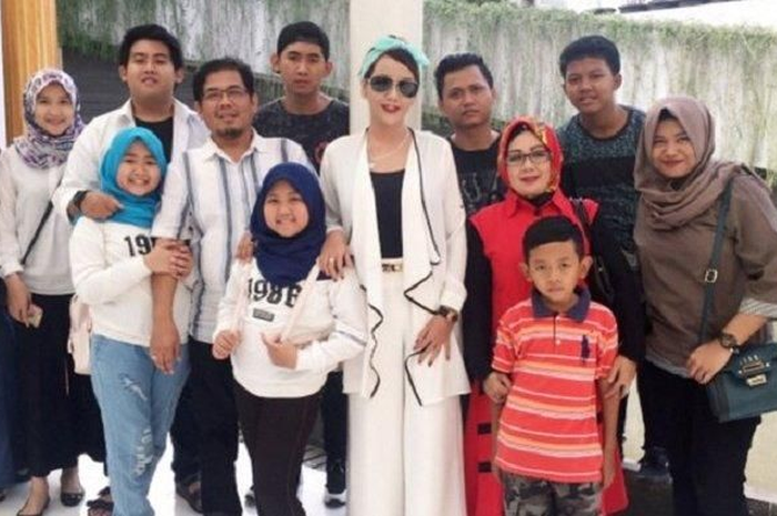 Nita Thalia dan Istri Tua Suaminya