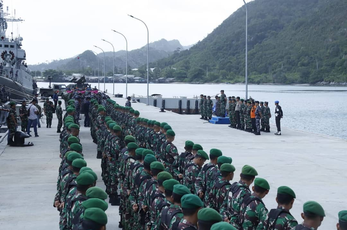 TNI menggelar apel dan menyiagakan 600 personel untuk mengamankan perairan Natuna.