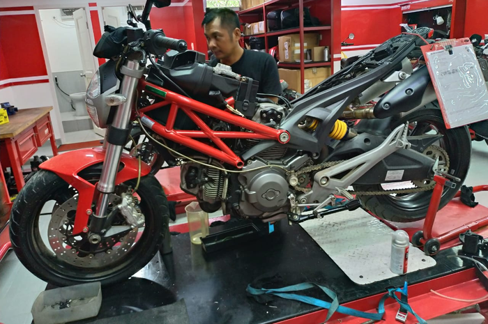 Ducati Monster korban banjir awal tahun 2020, berapa biaya perbaikannya?