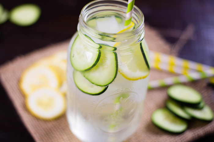 Air mentimun dan lemon