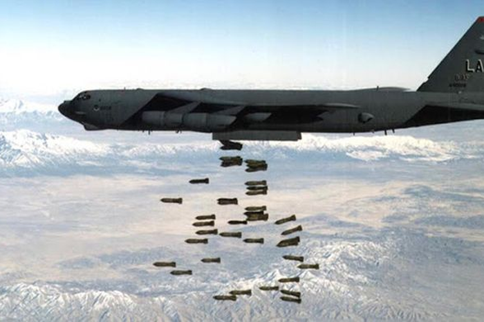  Taliban bersiap untuk menyerang ibu kota Afghanistan, Kabul, Amerika Serikat mencoba untuk menanggapi pemberontakan Taliban.