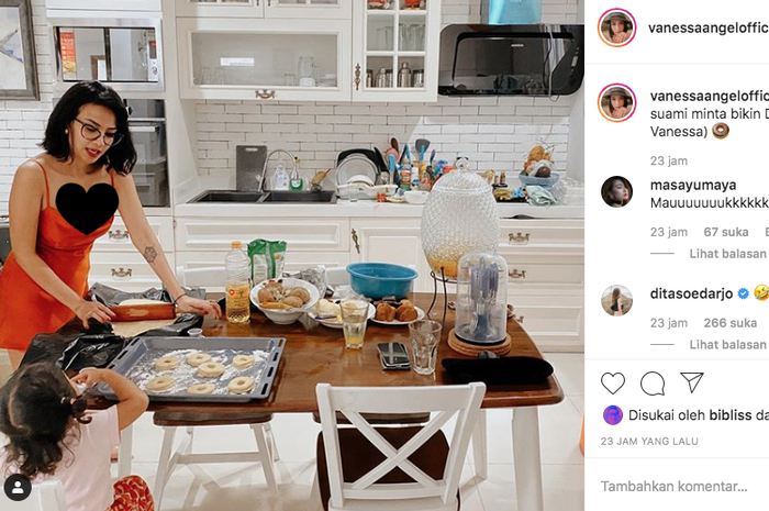 Masak di Dapur Bergaya American Klasik, Warganet Sibuk Komentari Penampilan Istri Bibi Ardiansyah, 