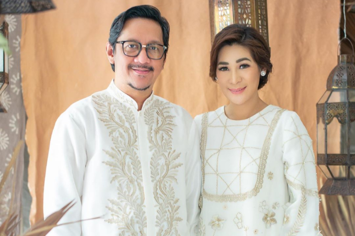 Andre Taulany dan istrinya