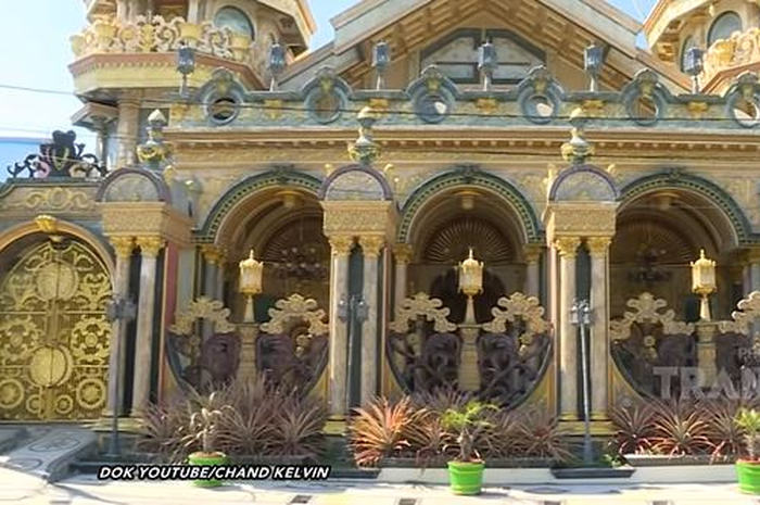 Rumah emas di Palu