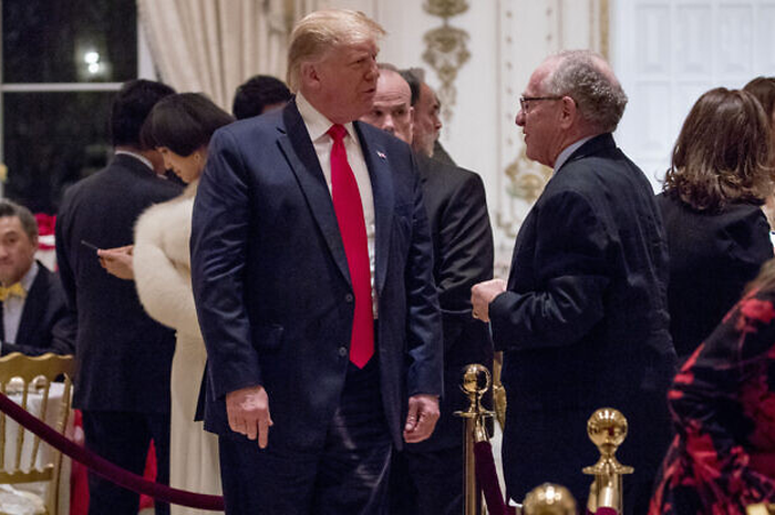 Mulai dari perdebatan mengenai kedua pasal di persidangan senat sampai berbagai drama dengan Nancy Pelosi, pemecatan Trump berakhir mengecewakan