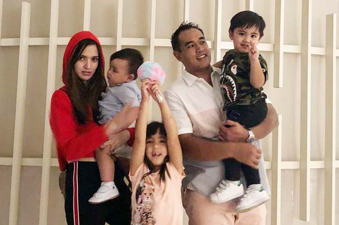 Ardi Bakrie dan Nia ramadhani