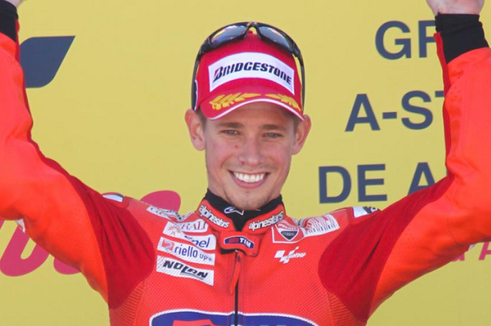 Mantan pembalap Ducati MotoGP, Casey Stoner mengkritik tim Ducati yang harus mendengarkan para pembalapnya di tim.