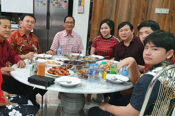 Ahok rayakan Imlek bersama saudara-saudaranya