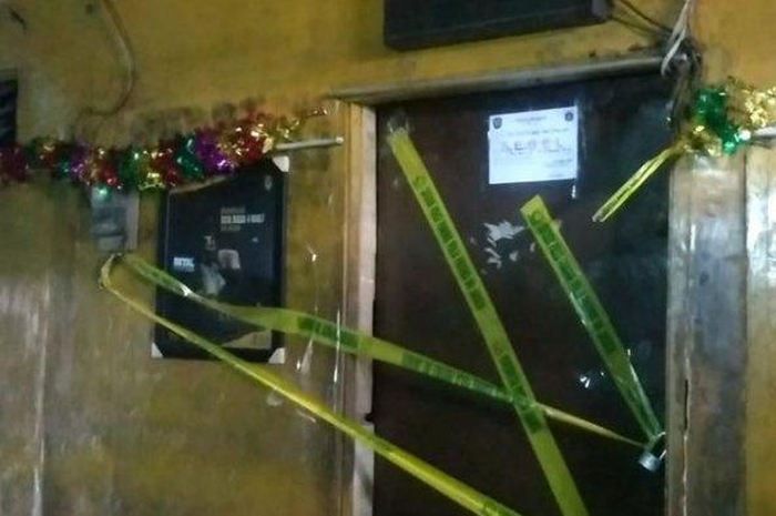 Penggerebekan itu dilakukan karena terdapat dugaan praktik eksploitasi seksual anak di kafe tersebut.