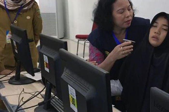 Seorang peserta SKD CPNS 2019 mendadak viral setelah mengalami kontraksi dan melahirkan saat tengah mengikuti tes SKD, Selasa (4/2/2020). 