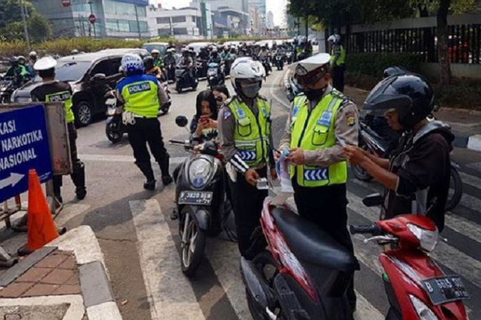 Penilangan penunggak pajak sebelum masa pandemi virus corona