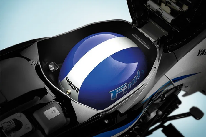 Bagasi Yamaha Finn muat helm half face
