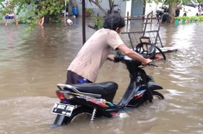 Ilustrasi. Simak bro, ini beberapa komponen yang rawan di sepeda motor yang mesti dicek setelah melewati banjir.