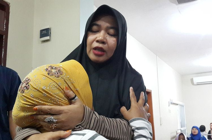 Dikenal Sakti Mandra Guna dan Miliki Ribuan Pasien yang Mengular, Ningsih Tinampi Akhirnya Bongkar Ramuan Ajaib yang Diklaim Mampu Tangkal Santet dan Guna-guna