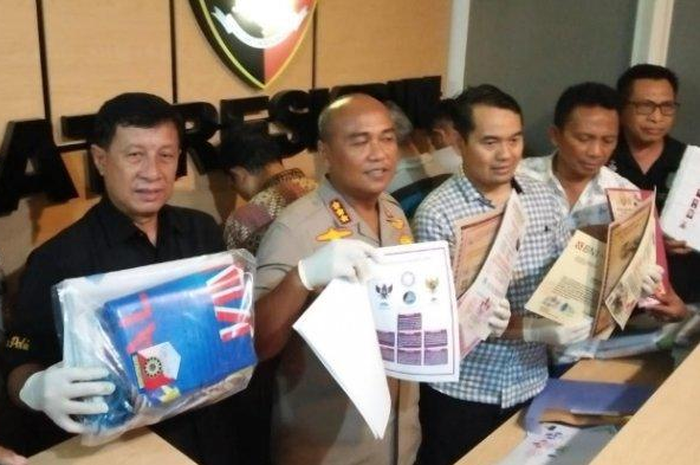 Jenderal Andika mengaku kecolongan ada prajuritnya menipu warga masyarakat dengan embel-embel atas nama kerajaan. 