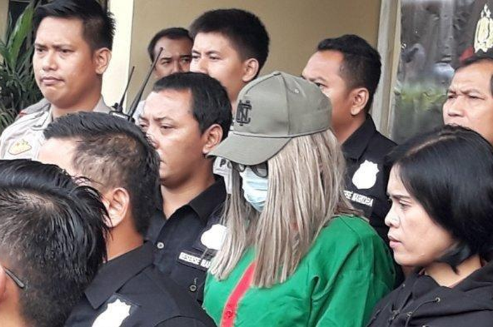 Lucinta Luna resmi ditetapkan sebagai tersangka