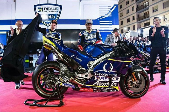 Launching livery motor MotoGP tim Reale Avintia bersama Johann Zarco dan Tito Rabat di Hard Rock Cafe Andorra, Spanyol (15/2)