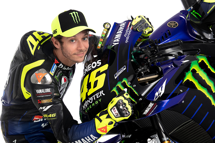 Fakta menarik Valentino Rossi di usianya yang ke-41. Mulai dari gonta-ganti motor dan crew chief sampai statusnya di MotoGP tahun depan