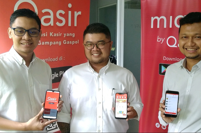 Rachmat Anggara, CMO Qasir (kiri), Michael Williem, CEO Qasir (tengah), dan Novan Adrian, CTO Qasir (kanan).