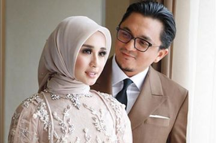 Laudya Cynthia Bella bersama suaminya Engku Emran
