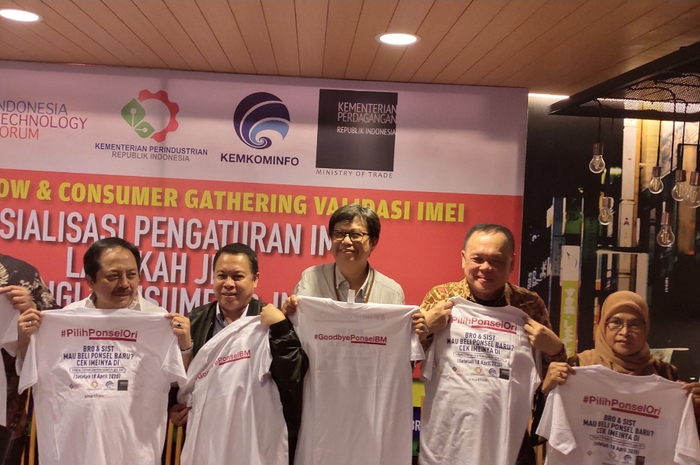 Para pengisi acara sosialisasi pengaturan IMEI di Indonesia