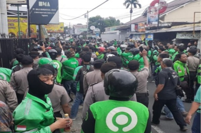 Kantor debt collector diserbu driver ojek online di Sleman