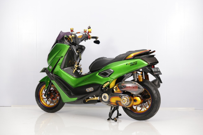 Unik banget, modifikasi motor Yamaha NMAX bertema 'cendol dawet' jadi yang paling elegan.