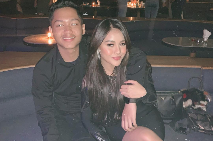Kini Hidup Tajir Mlintir, Ternyata Aurel dan Azriel Pernah Hidup Serba Kekurangan, Tinggal di Ruko Hingga Ngutang di Warung Mencapai Rp 3 Juta!